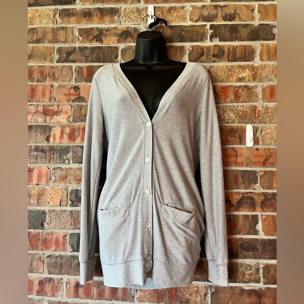 BKE Red Gray Sparkle button Up Cardigan Women’s Size:M
Lightweight